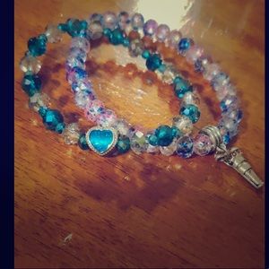 💙 Crystal effect bracelets.